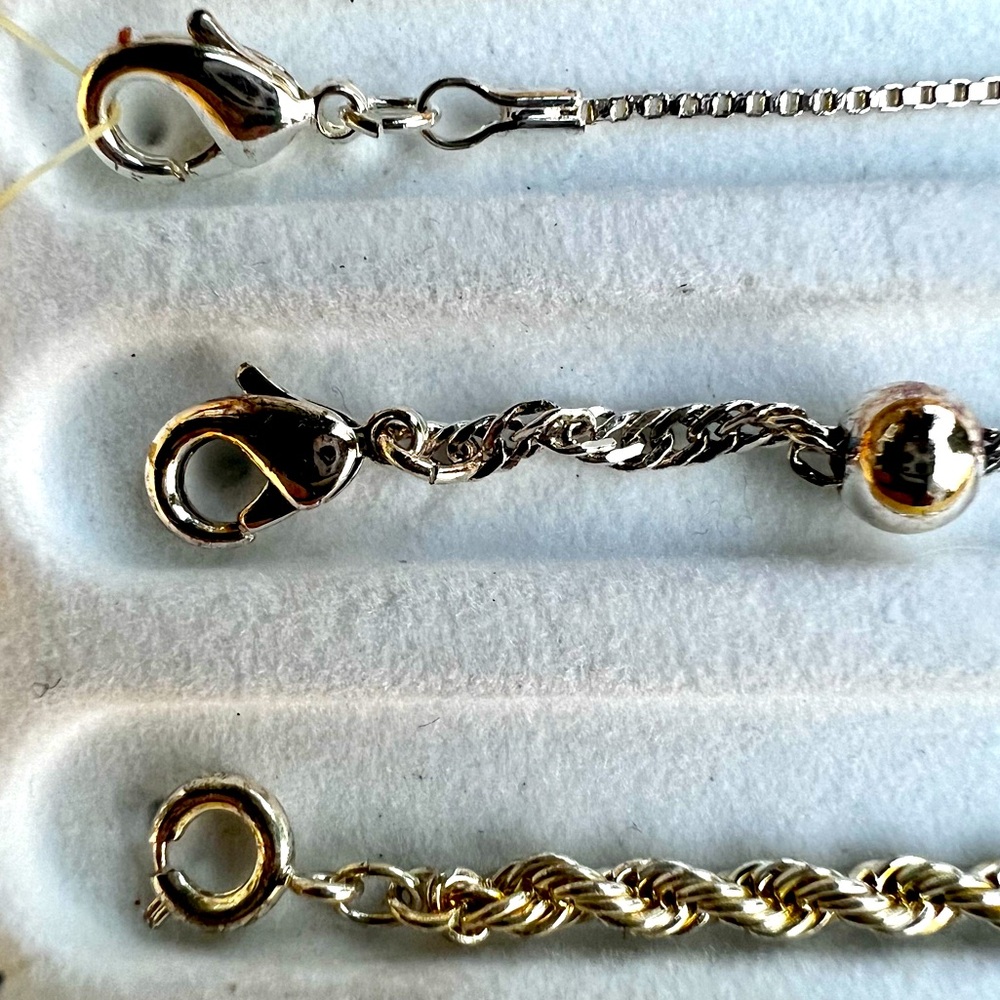 CROFT & BARROW SET OF THREE BRACELETS - Picture 4 of 6